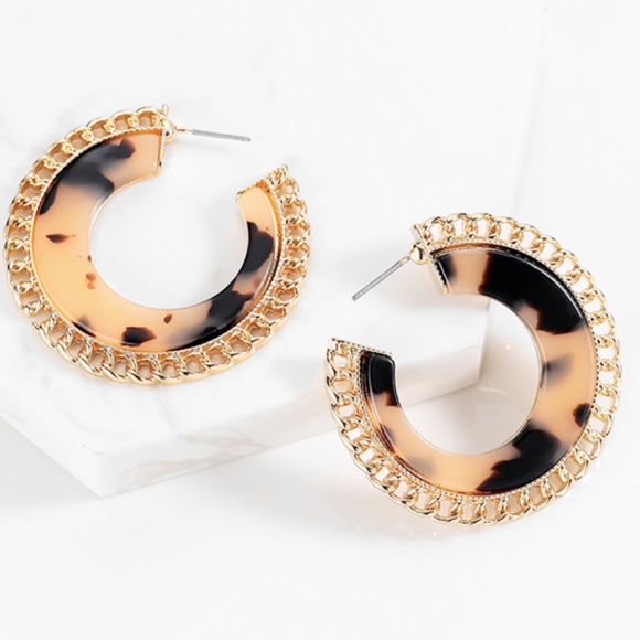 Leopard Print Tortoiseshell Earrings with Gold Accent - Picture 4 of 4